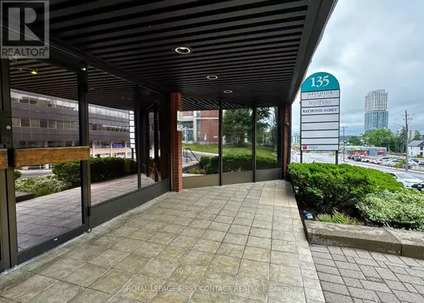 Barrie (city Centre), ON L4M3B3,135 Bayfield ST #102