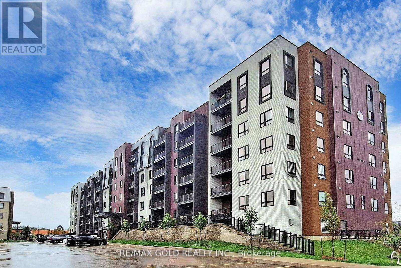 Barrie (innis-shore), ON L9J0M2,4 Spice WAY #504