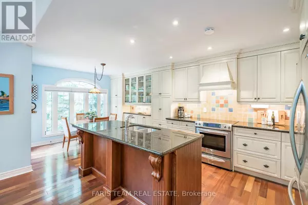 Wasaga Beach, ON L9Z1M5,106 ROYAL BEECH DRIVE
