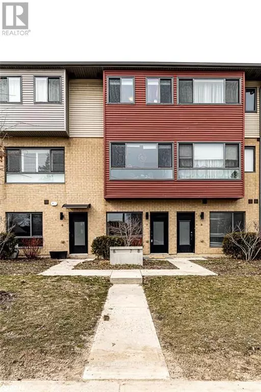 Barrie (holly), ON L4N9C8,369 Essa RD #8