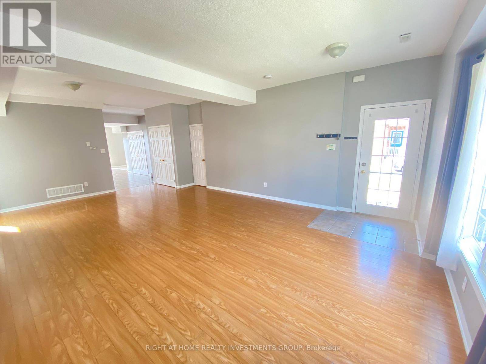Barrie (edgehill Drive), ON L4N9X5,335 Edgehill DR #A-