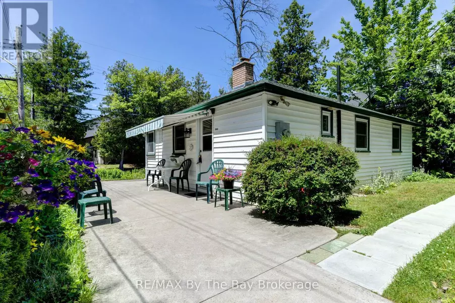 1105 SHORE LANE, Wasaga Beach, ON L9Z1Z8