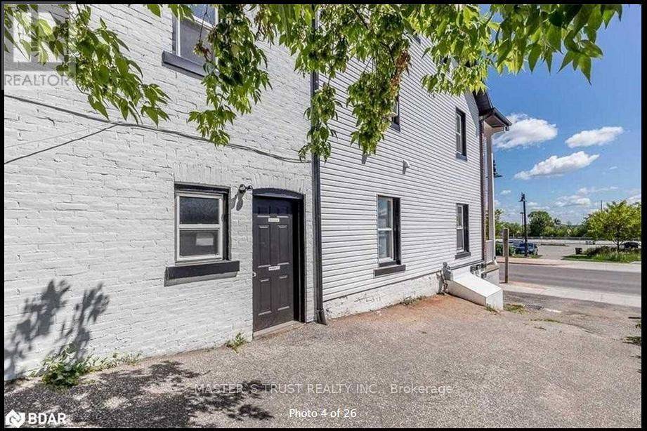 Orillia, ON L3V4R6,27 Front ST North #201