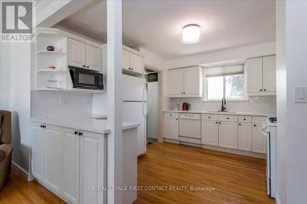 Collingwood, ON L9Y2Z2,591 OAK STREET
