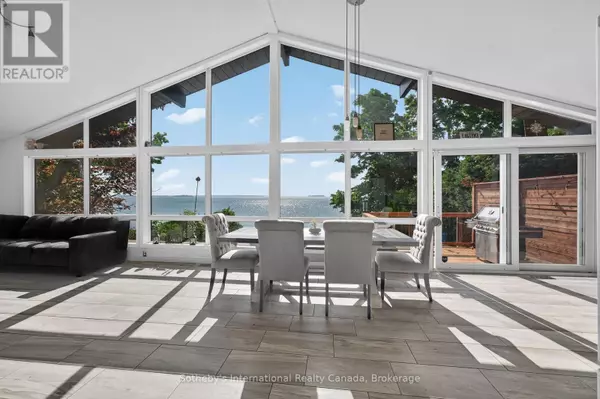 Oro-medonte, ON L3V6H1,211 MOON POINT DRIVE