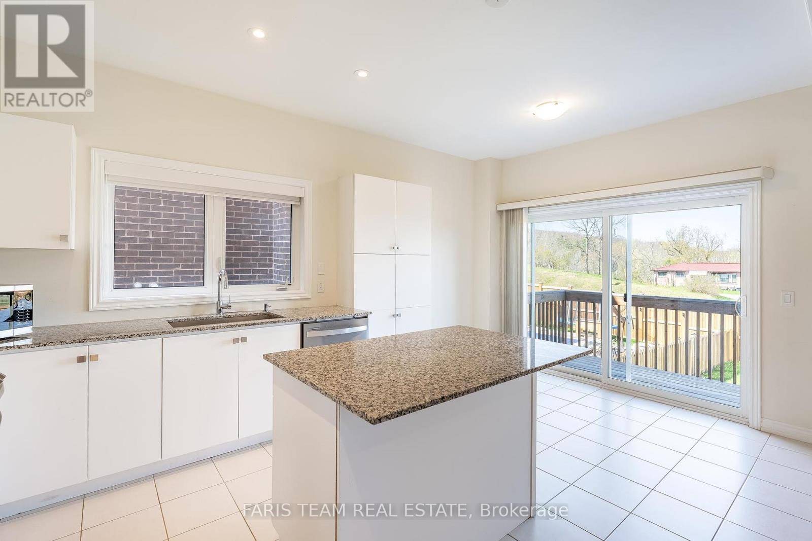 Barrie (ardagh), ON L4N5E9,175 MUIRFIELD DRIVE