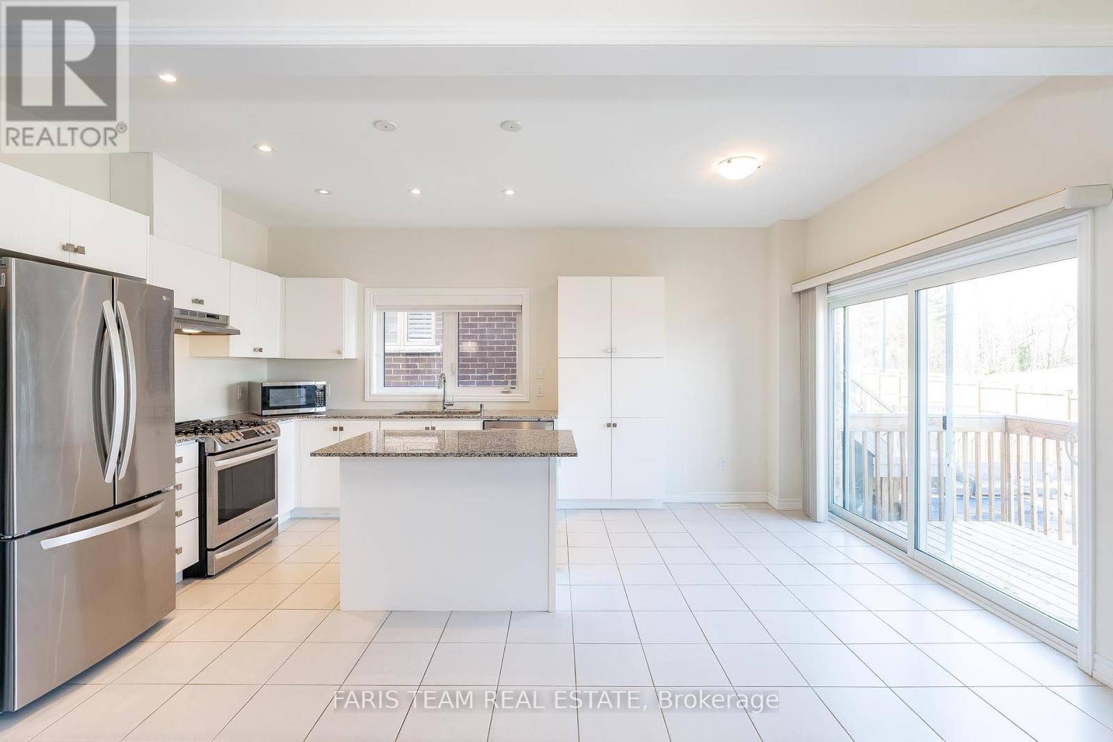 Barrie (ardagh), ON L4N5E9,175 MUIRFIELD DRIVE