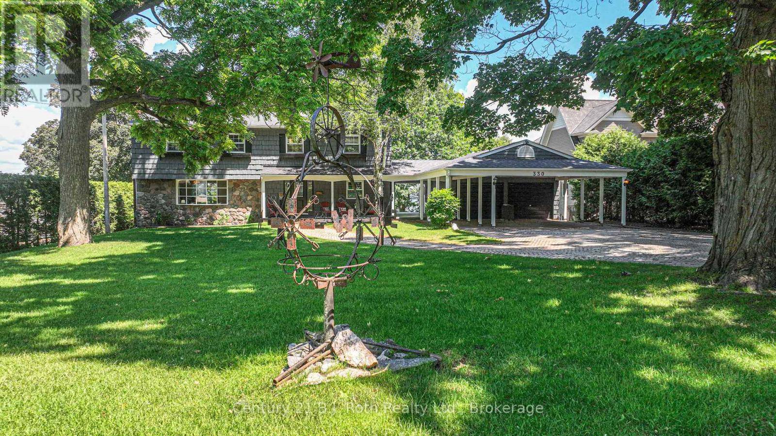 Orillia, ON L3V3X4,330 BAY STREET