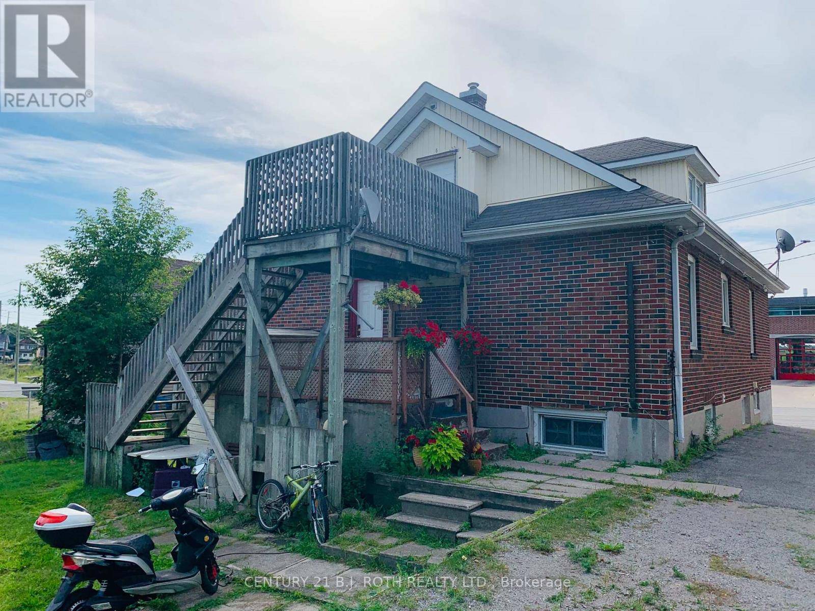 Barrie (city Centre), ON L4N1B2,156 DUNLOP STREET W
