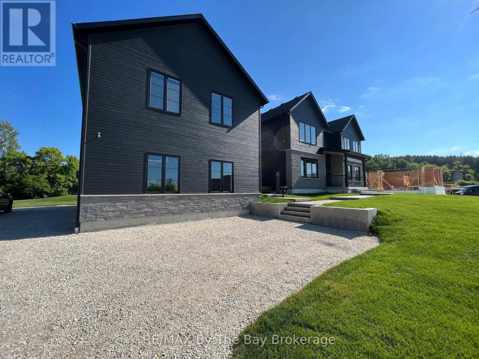 14 RAINTREE COURT, Clearview, ON L9Y0K2