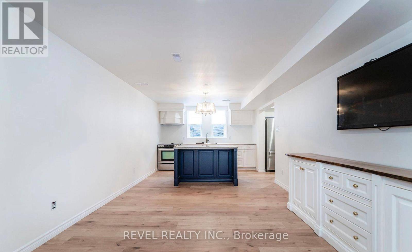 Springwater (elmvale), ON L0L1P0,18 Archer CRES #LOWER