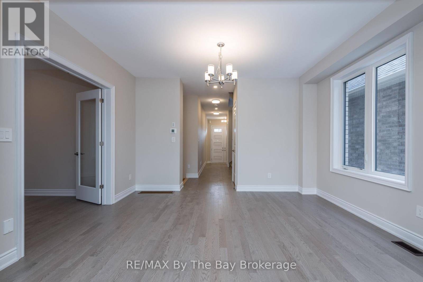 Springwater (midhurst), ON L9X2E2,3 PERIWINKLE ROAD
