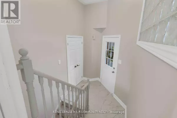 Barrie (holly), ON L4N0E2,47 HOLLY MEADOW ROAD S