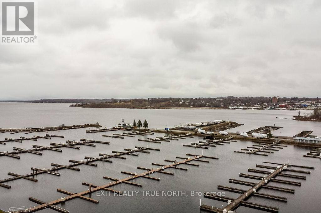 Midland, ON L4R0G4,592 BAYPORT BOULEVARD