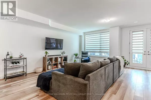 Barrie (innis-shore), ON L9J0N4,9 RED MAPLE LANE