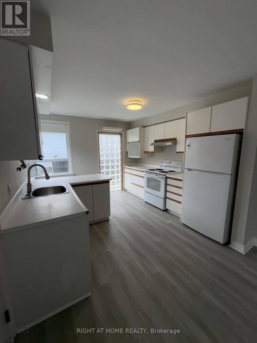 Barrie (grove East), ON L4M1W4,62 NAPIER STREET