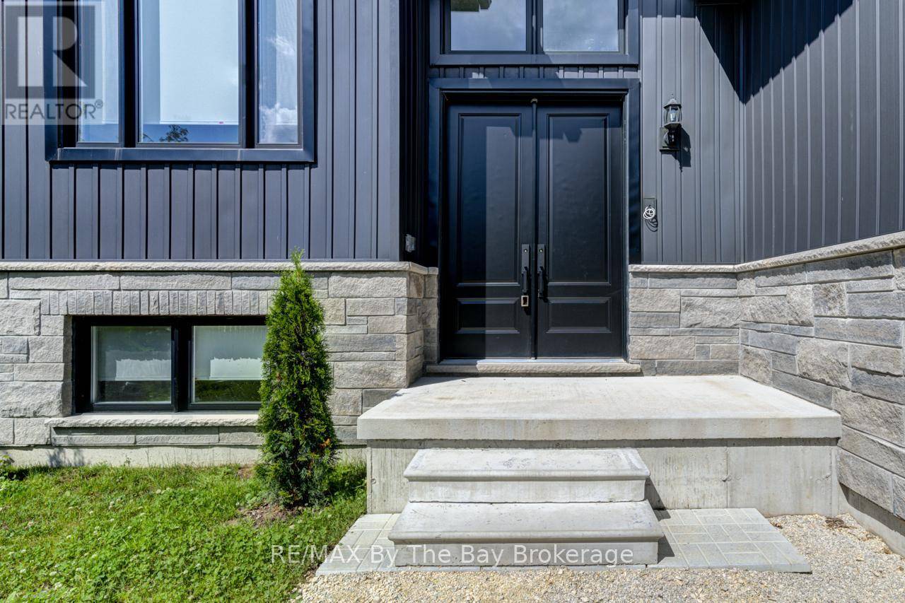 Collingwood, ON L9Y3Z1,91 SUMMER VIEW AVENUE