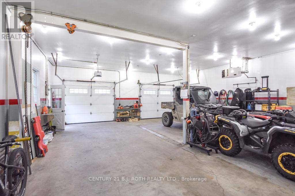 Springwater, ON L0L1P0,2357 SOUTH ORR LAKE ROAD