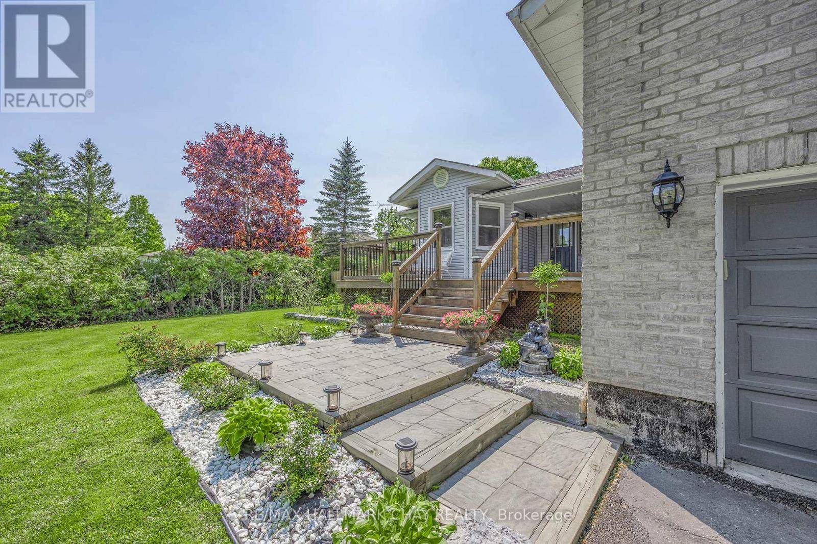 Oro-medonte (hawkestone), ON L0L1T0,2330 LAKESHORE ROAD E