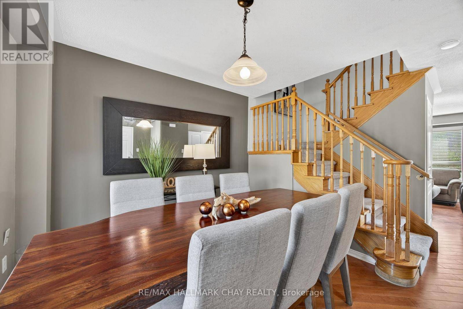 Barrie (east Bayfield), ON L4M6T8,133 TREVINO CIRCLE