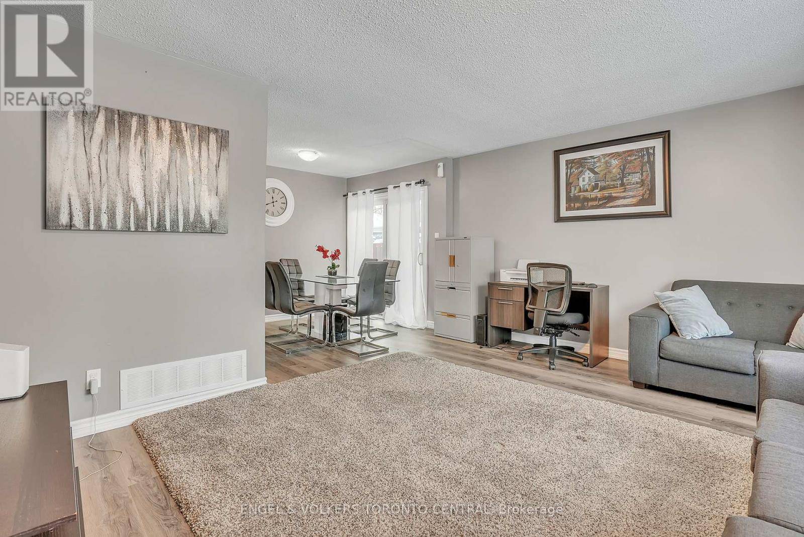 Barrie (grove East), ON L4M5C1,39 BERNICK DRIVE