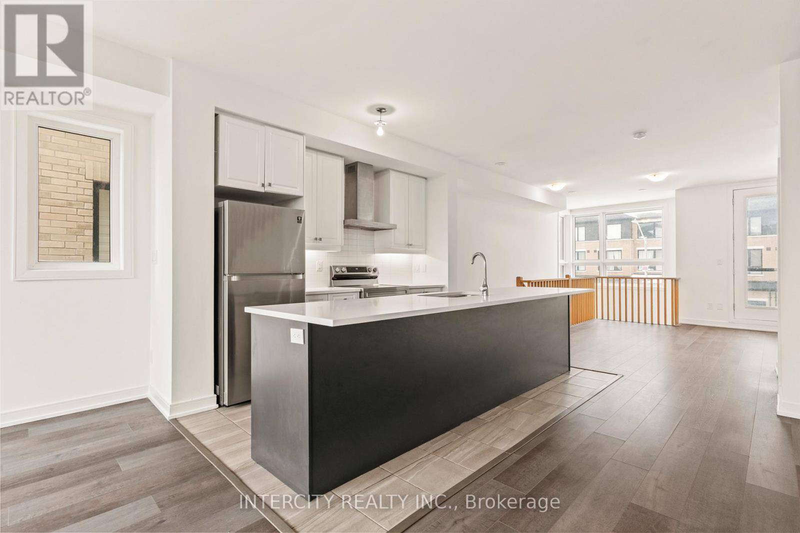 Barrie (innis-shore), ON L9J0N3,14 BLUE FOREST CRESCENT