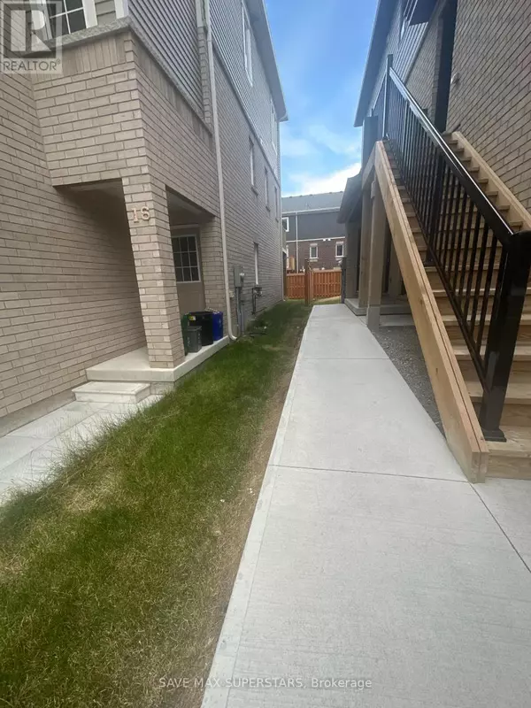 Barrie, ON L9J0V1,14 WAGON LN #1