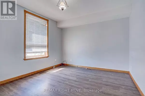 Orillia, ON L3V3J6,104 NOTTAWASAGA STREET