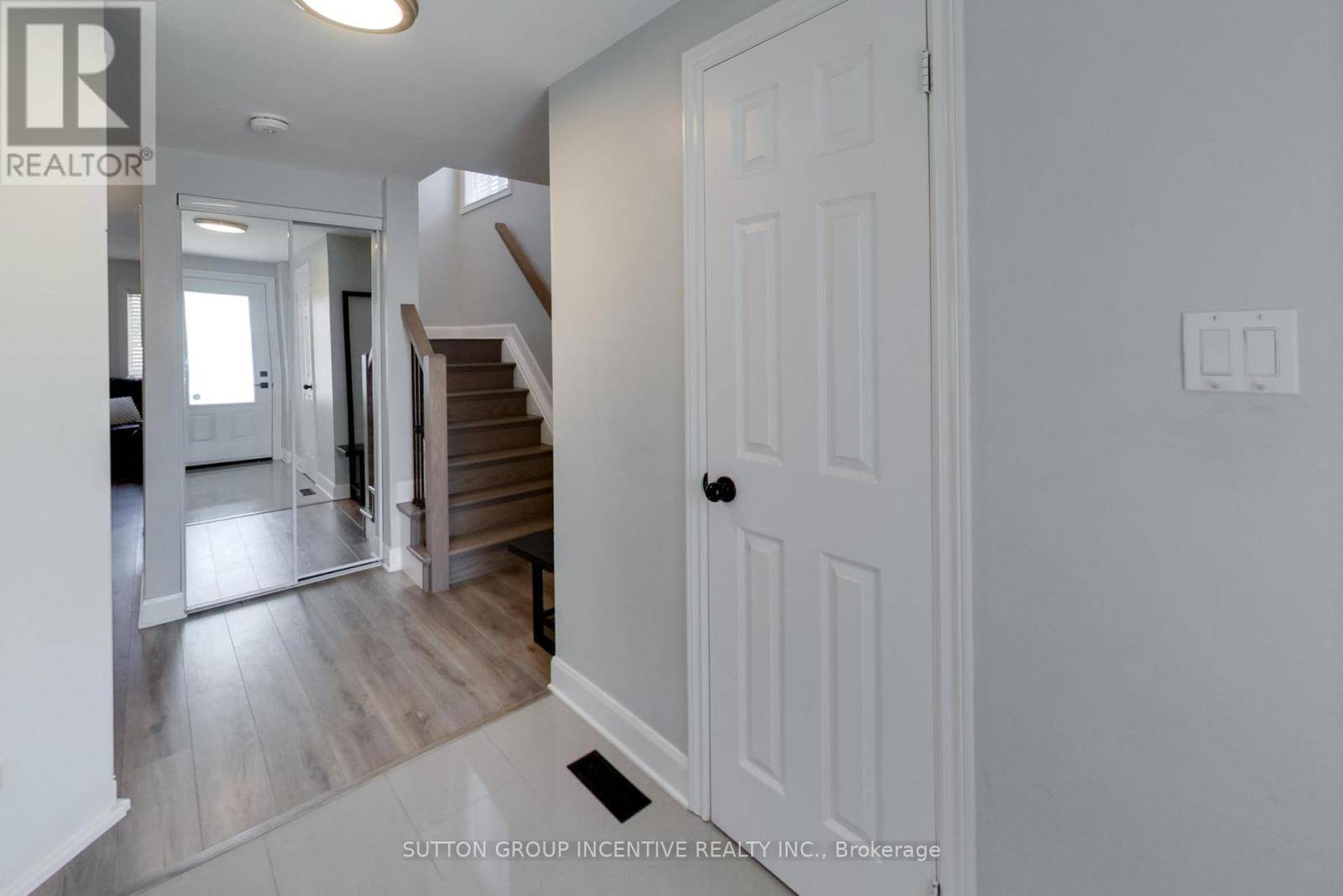 Barrie (innis-shore), ON L4M7K1,11 MAJESTY BOULEVARD