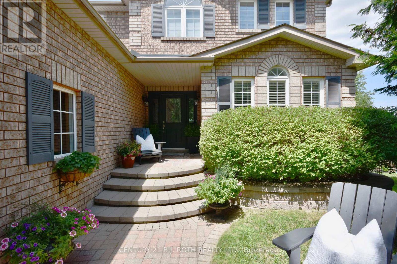 Barrie (little Lake), ON L4M6M8,112 BROWN WOOD DRIVE