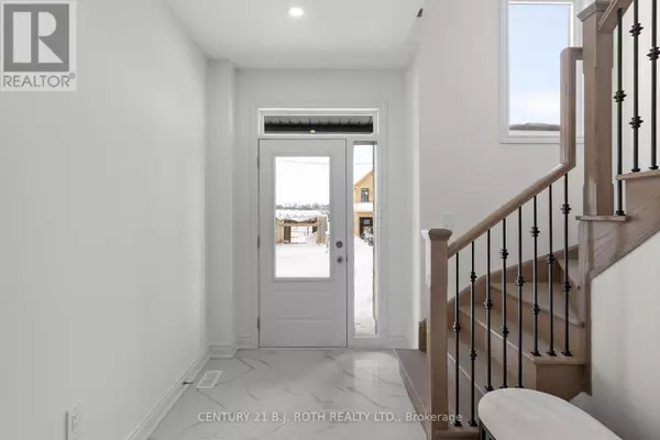 Orillia, ON L3V8M8,2974 MONARCH DRIVE