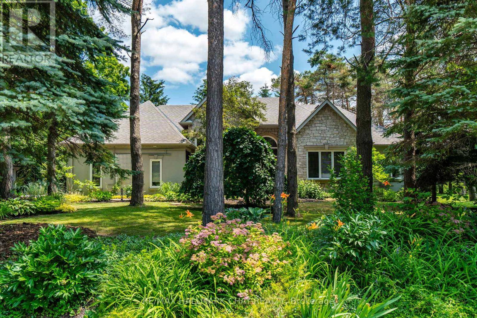 11 BUNKER PLACE, Oro-medonte (horseshoe Valley), ON L0L2L0
