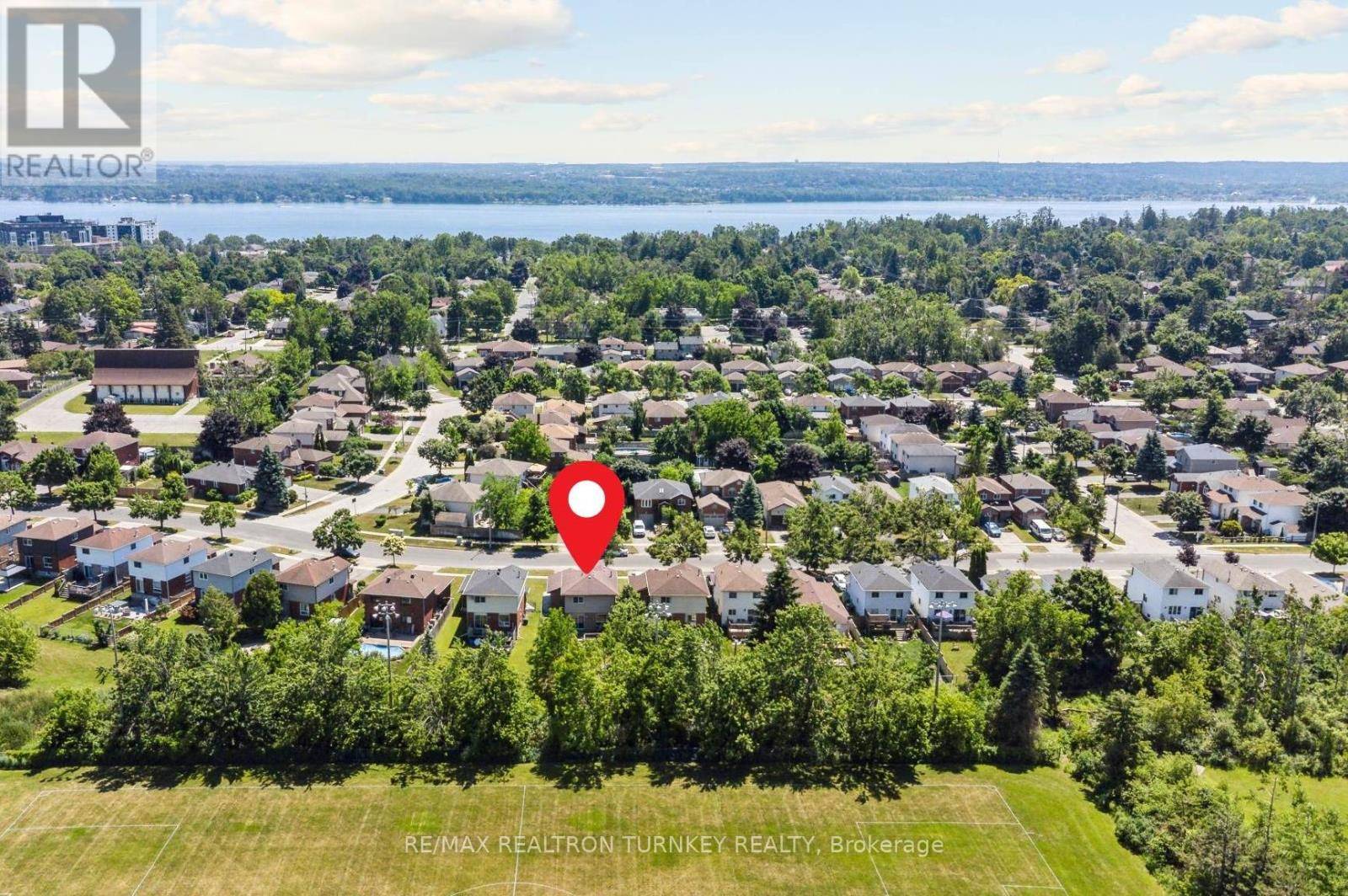 Barrie (grove East), ON L4M6H5,62 ARTHUR AVENUE