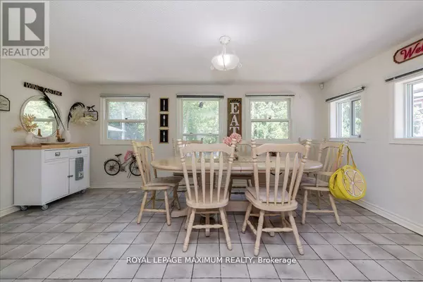 Wasaga Beach, ON L9Z2M4,749 RIVER ROAD E