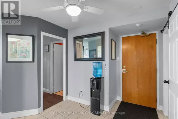 Barrie (city Centre), ON L4N7R6,75 Ellen ST #105