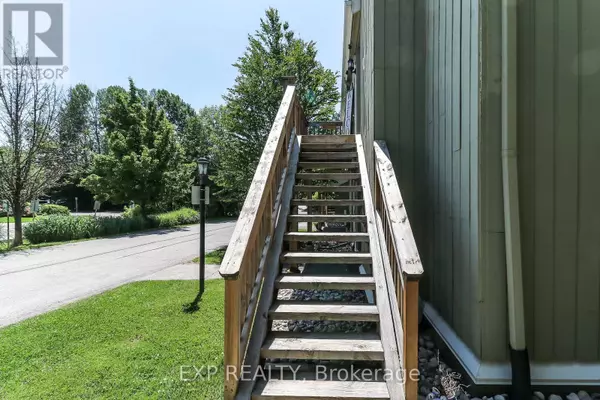 Collingwood, ON L9Y5B4,15 Dawson DR #3
