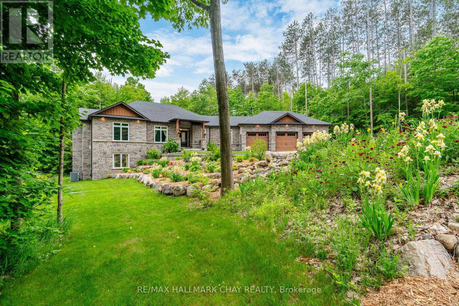 Tiny, ON L9M0M3,2 TIMBERLAND COURT S