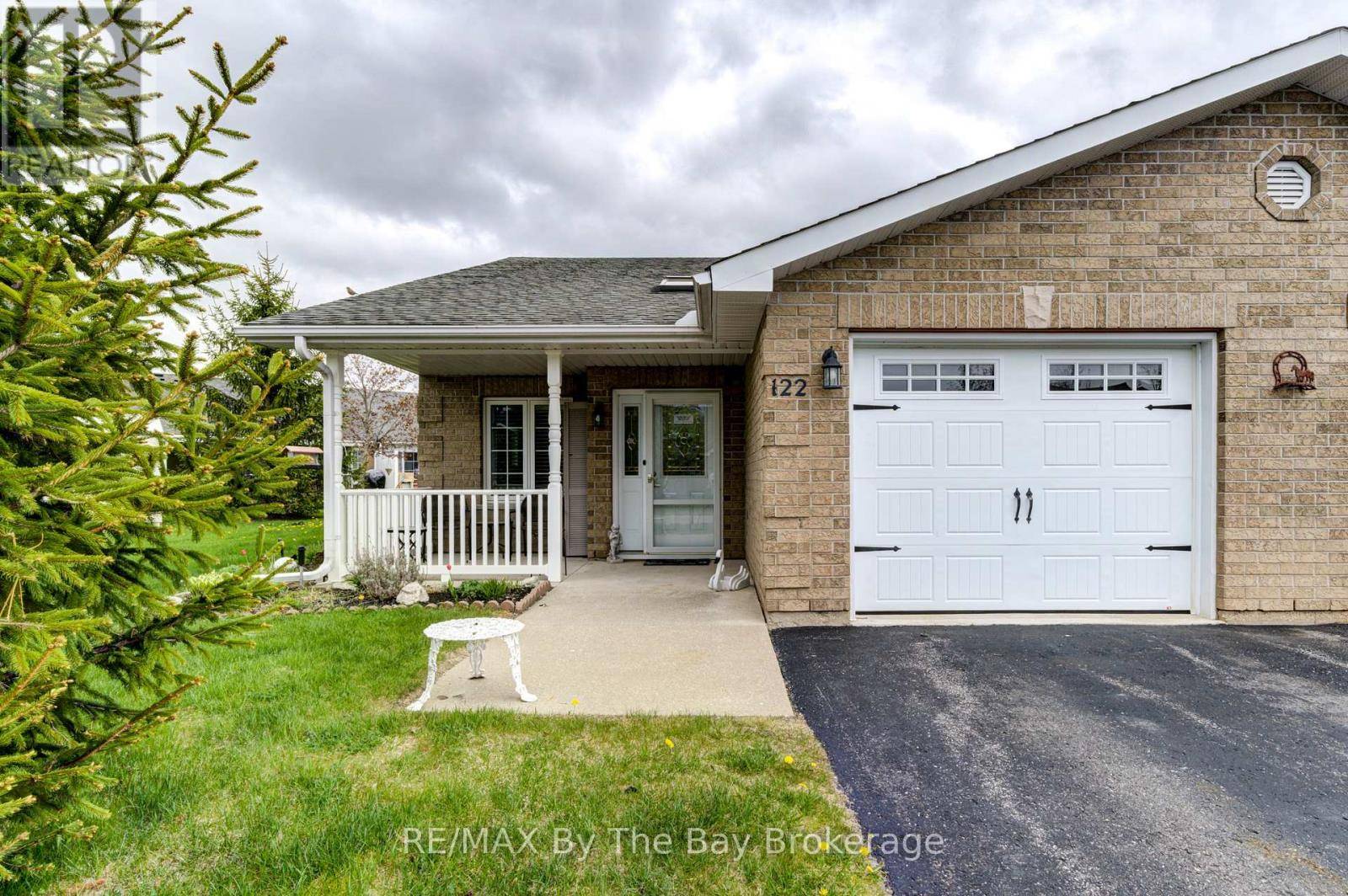 Wasaga Beach, ON L9Z0A4,122 MEADOW LANE