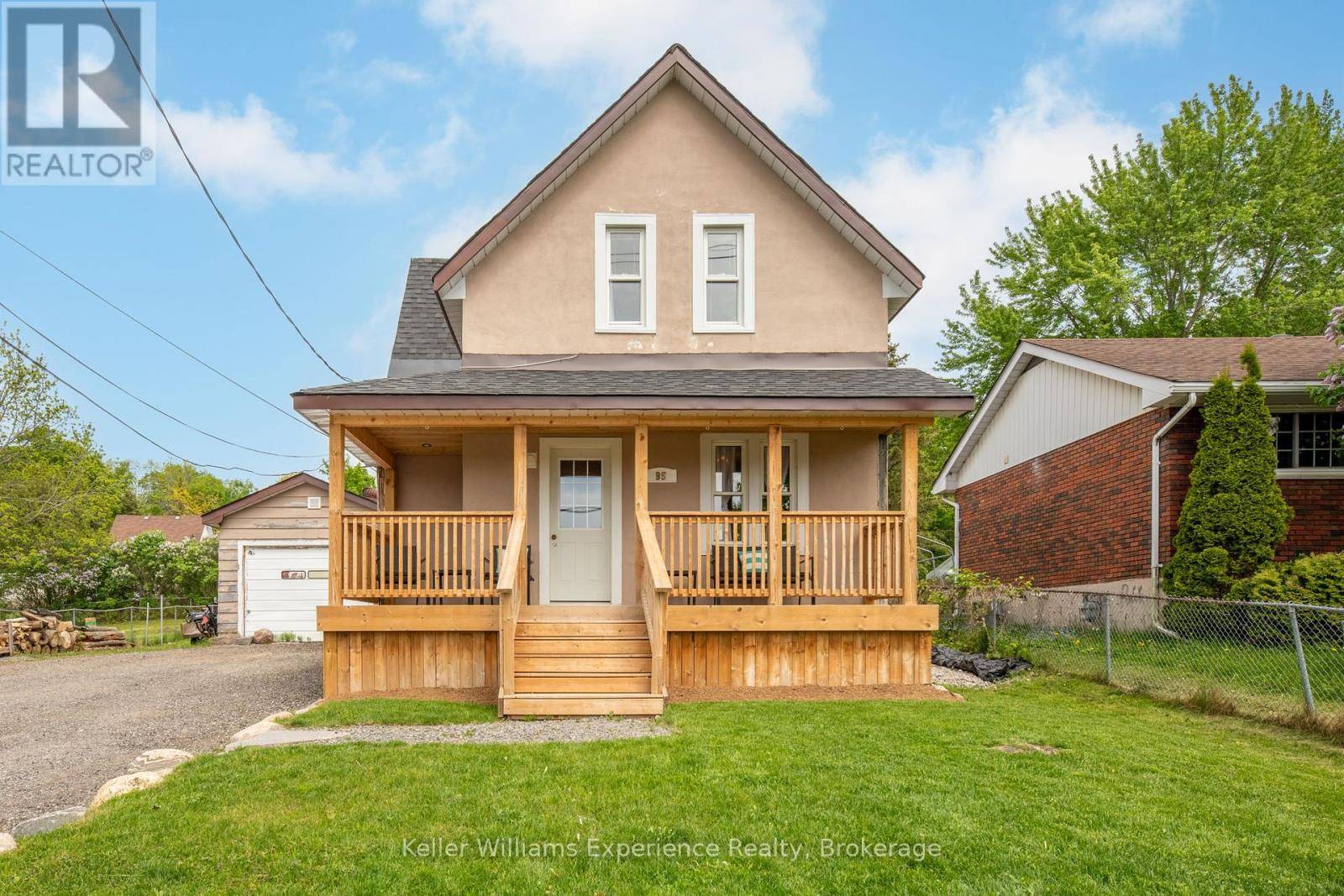 95 FOX STREET, Penetanguishene, ON L9M1C8