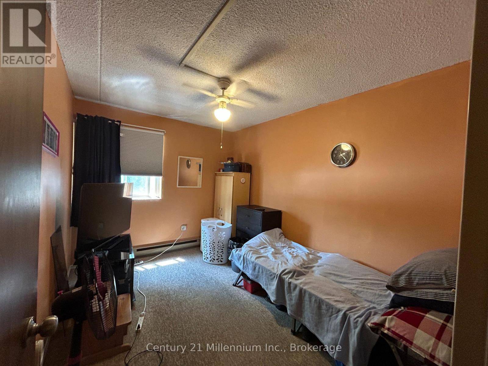 Collingwood, ON L9Y4E5,460 Ontario ST #202