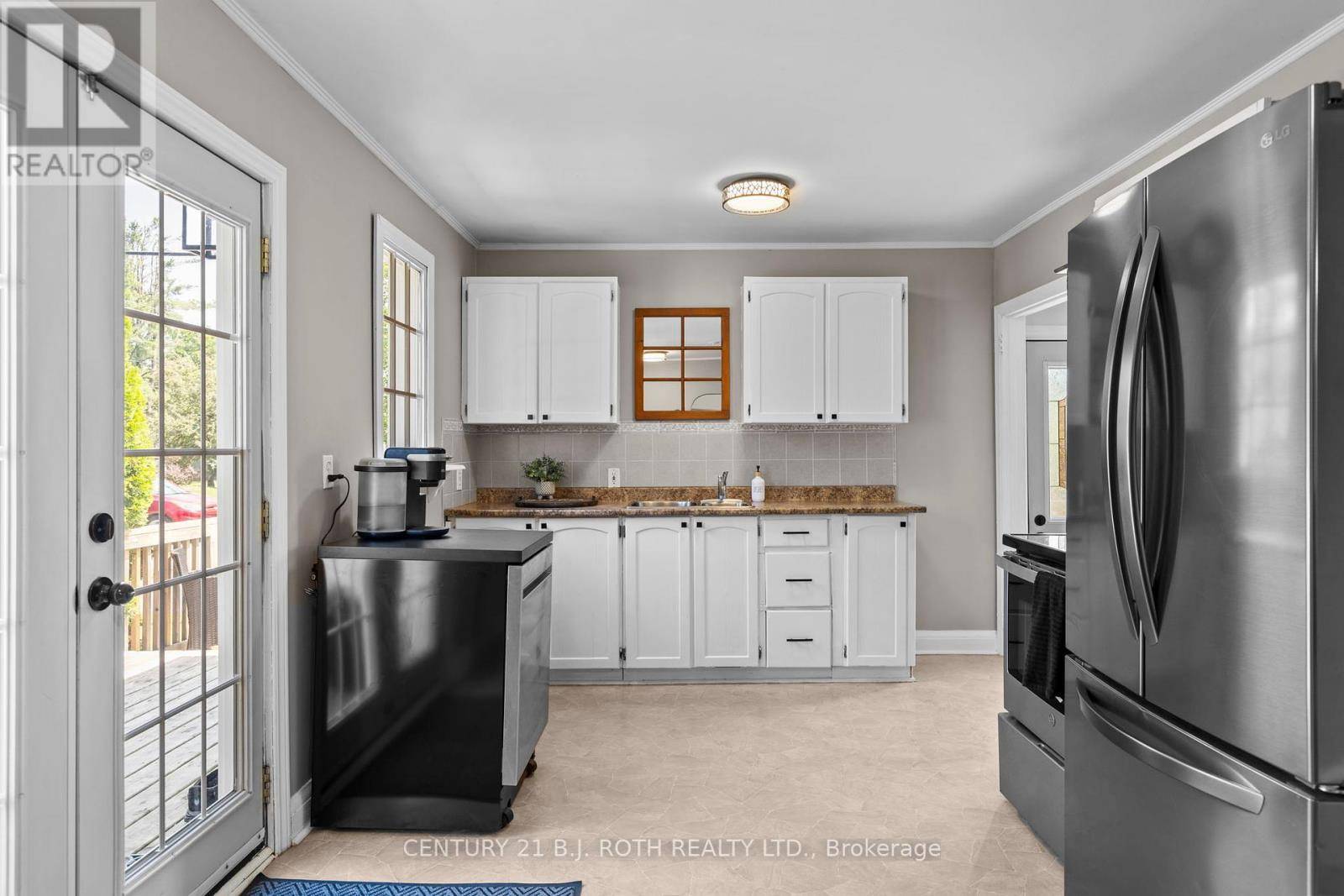 Orillia, ON L3V2W8,307 LINWOOD AVENUE