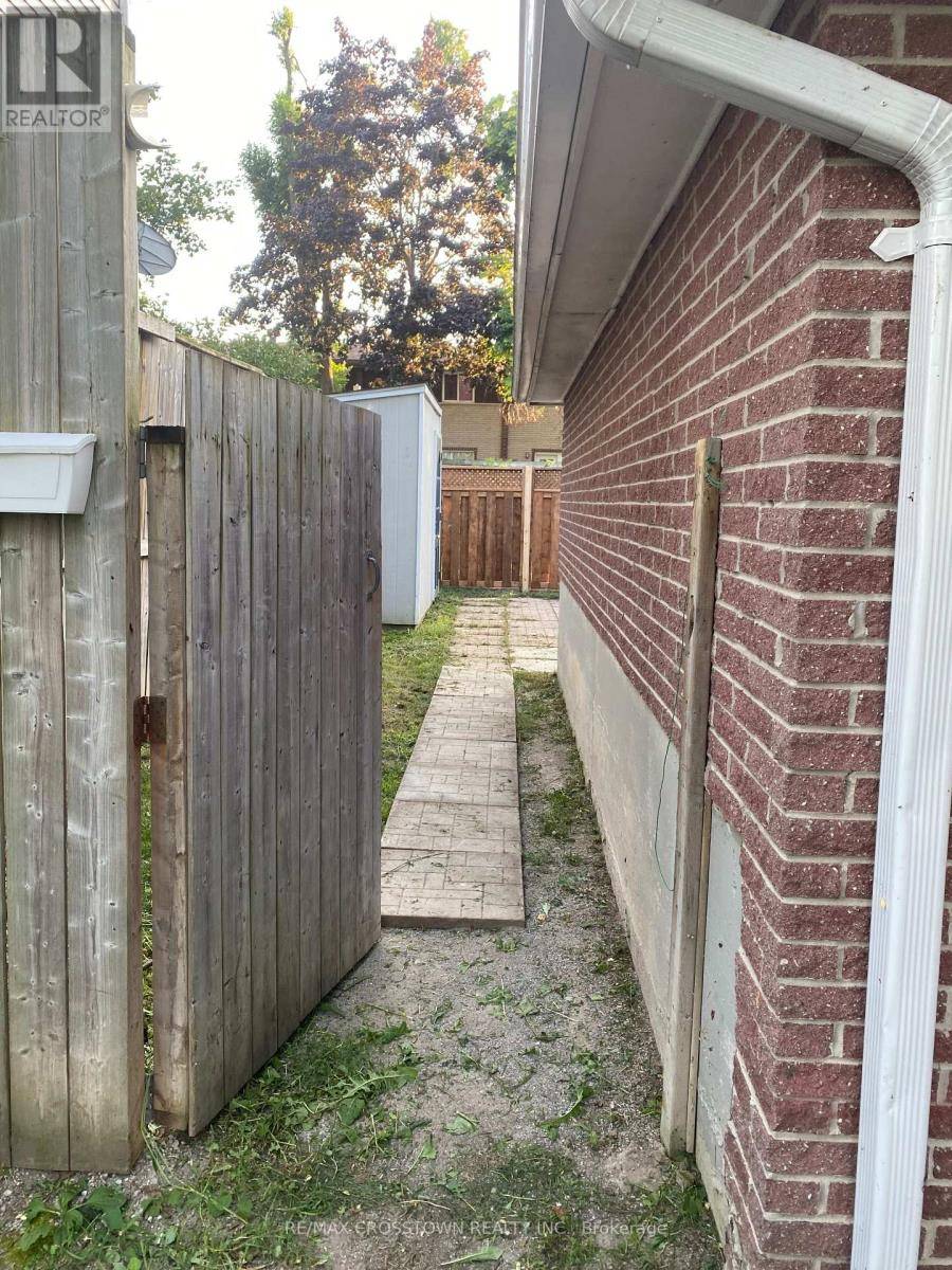 Orillia, ON L3V6S6,395 Raymond AVE #Basement