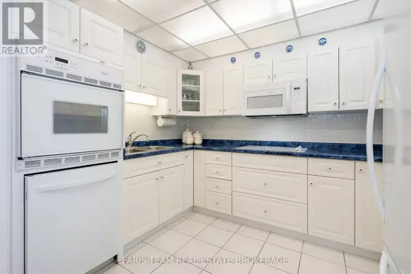 Barrie (north Shore), ON L4M1H7,181 Collier ST #703