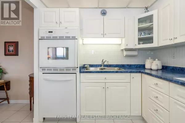 Barrie (north Shore), ON L4M1H7,181 Collier ST #703
