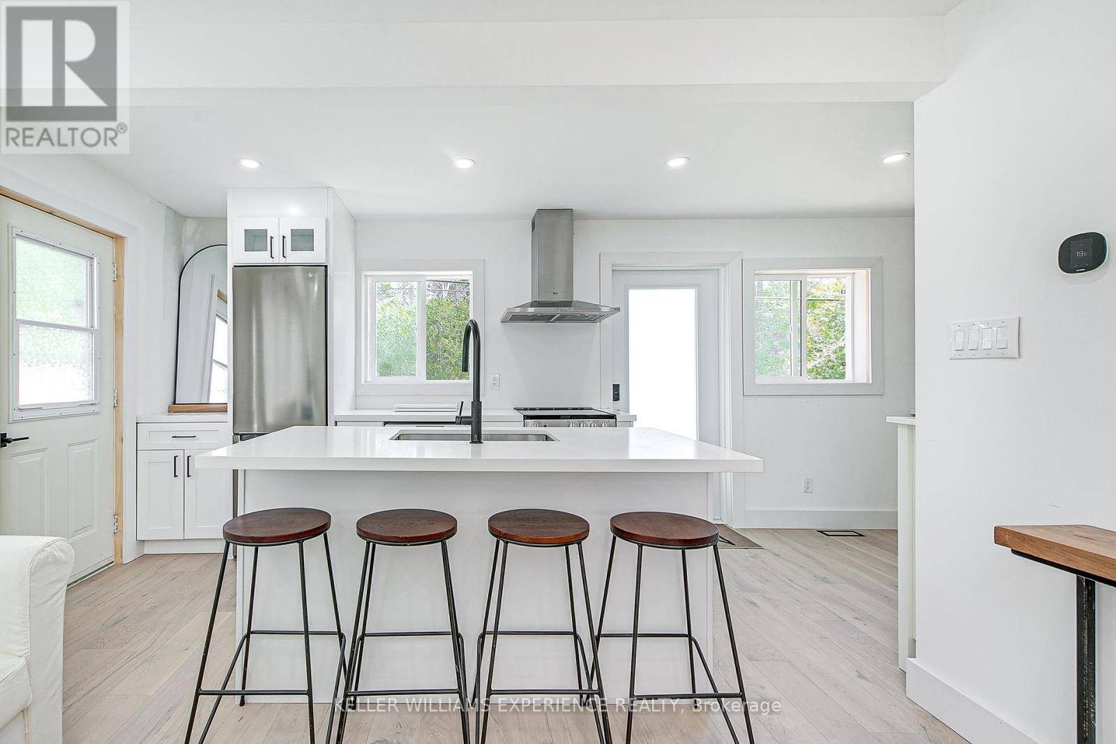 Wasaga Beach, ON L9Z2M2,56 HOMEWOOD AVENUE