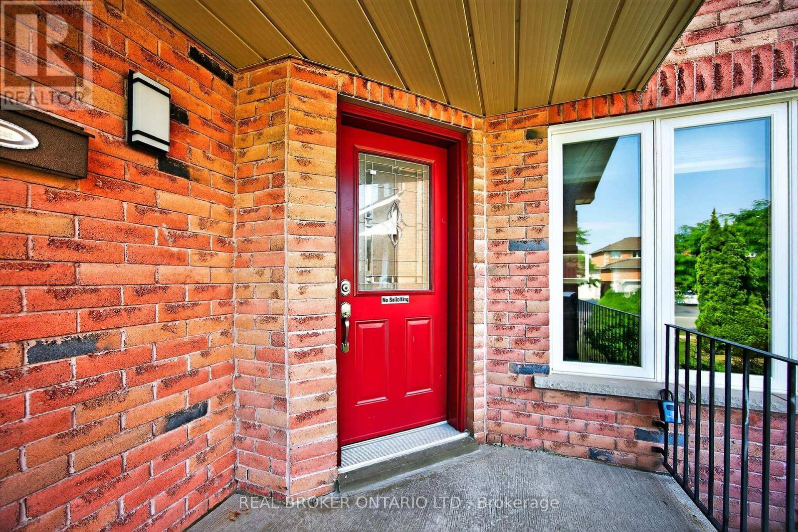 Barrie (east Bayfield), ON L4M6X8,115 BIRCHWOOD DRIVE