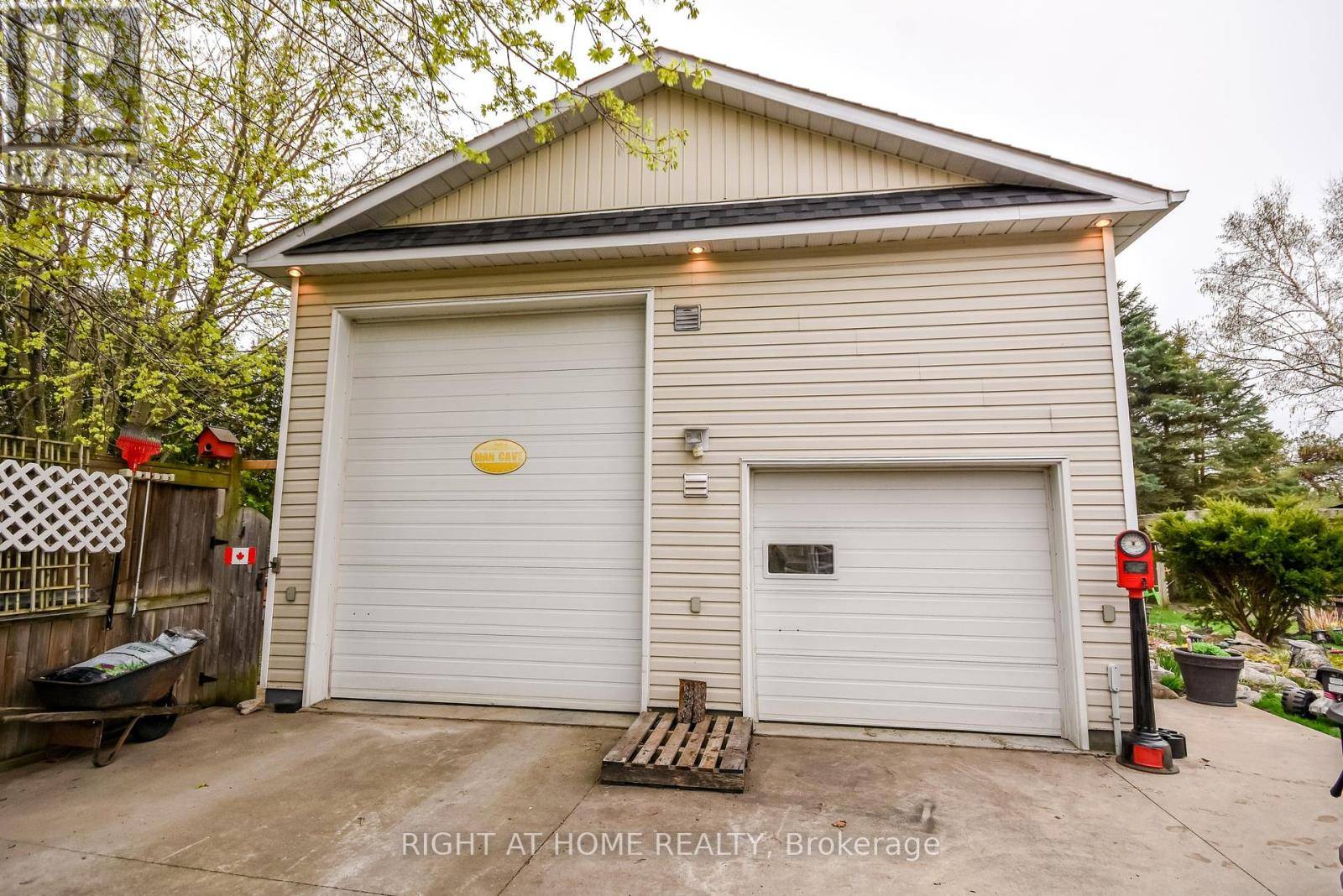 Barrie (edgehill Drive), ON L4N9X5,287 EDGEHILL DRIVE
