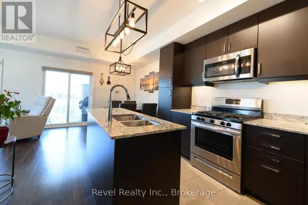 Collingwood, ON L9Y1T3,17 Spooner CRES #201