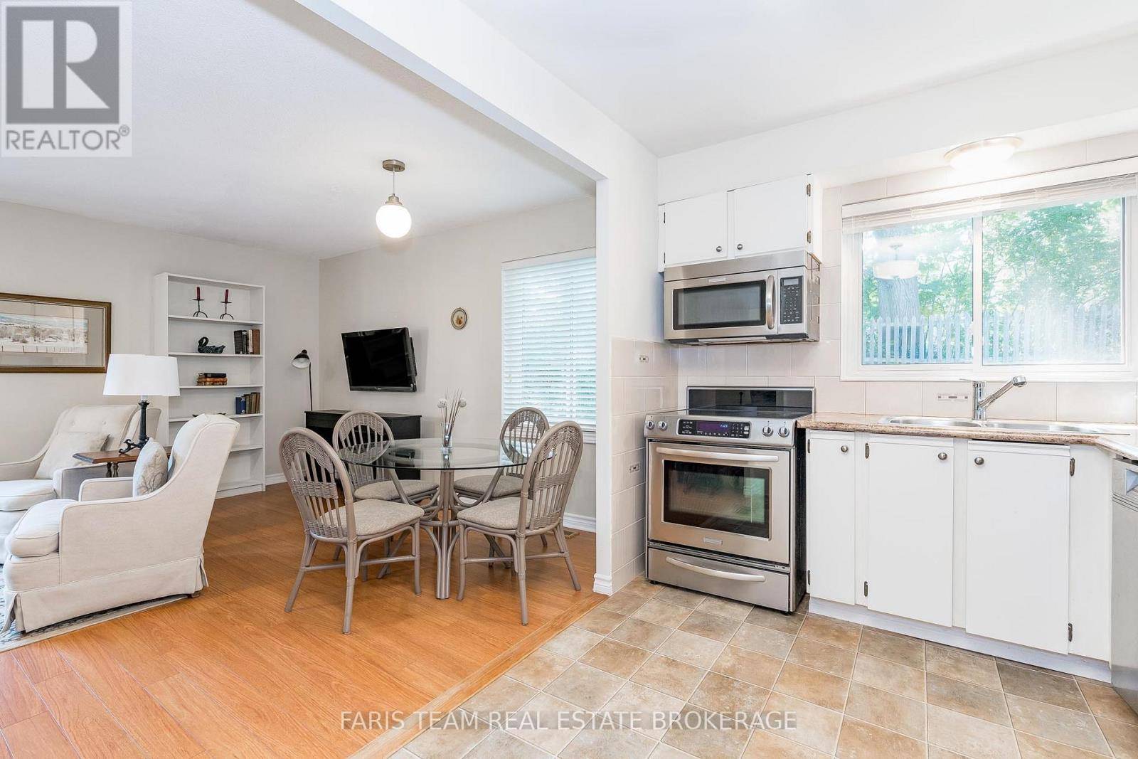 Midland, ON L4R5B7,696 King ST #48