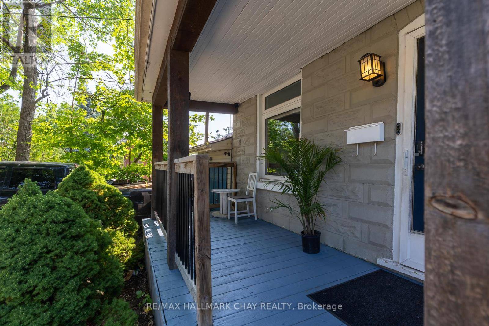 Orillia, ON L3V2B8,109 BORLAND STREET E